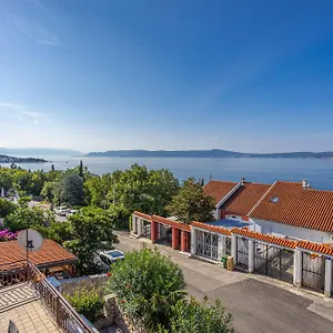  Apartment Lisinski